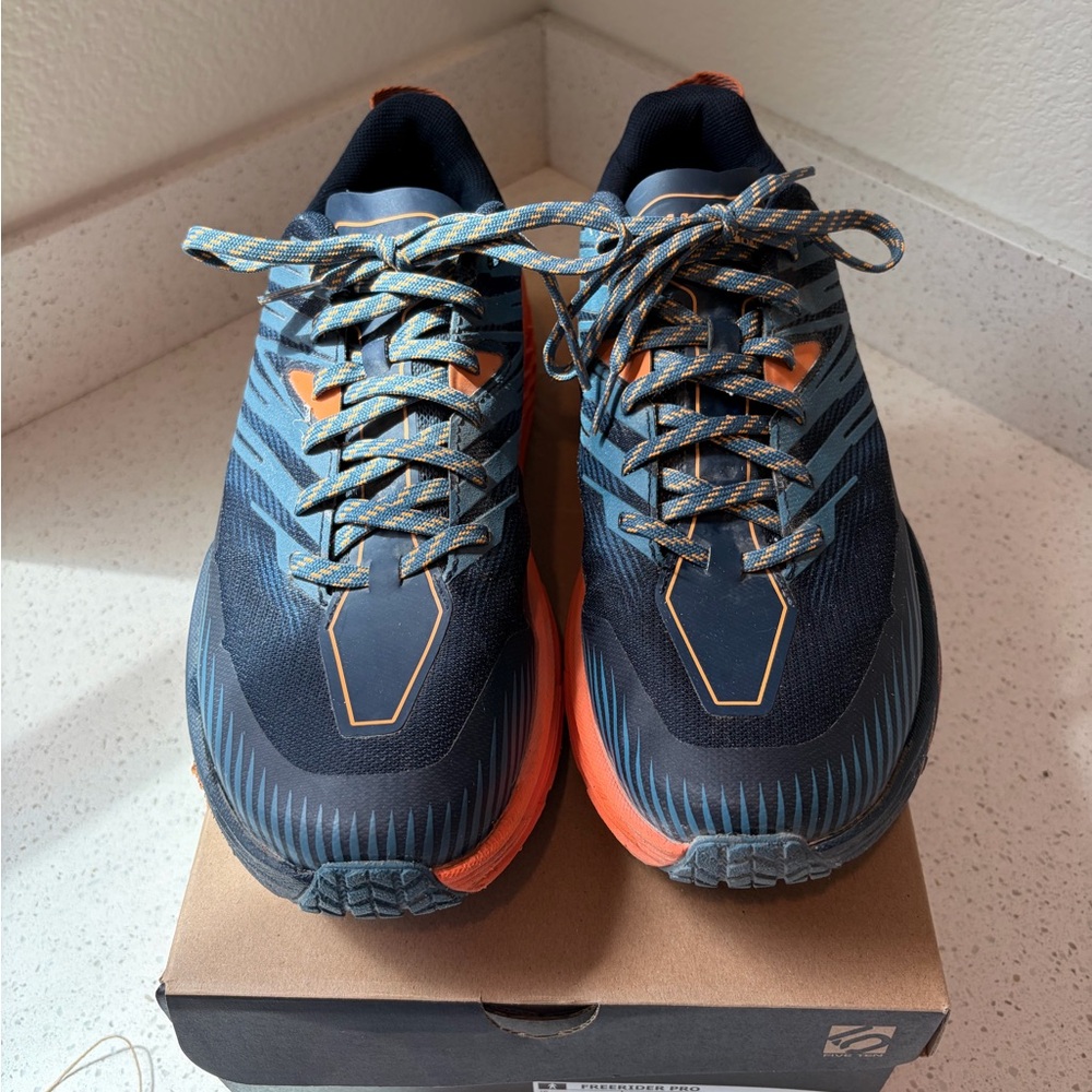 Hoka Speed Goat  4 —Navy & Orange Men’s Sneaker size 10.5